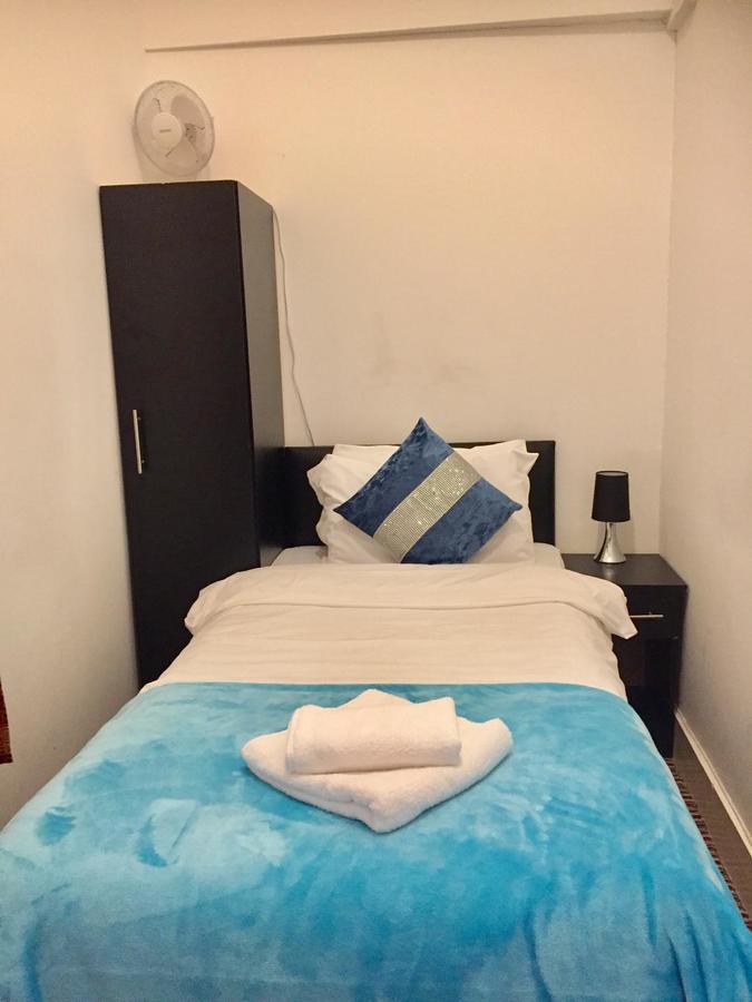 Metro House Star Accommodation Londra Dış mekan fotoğraf