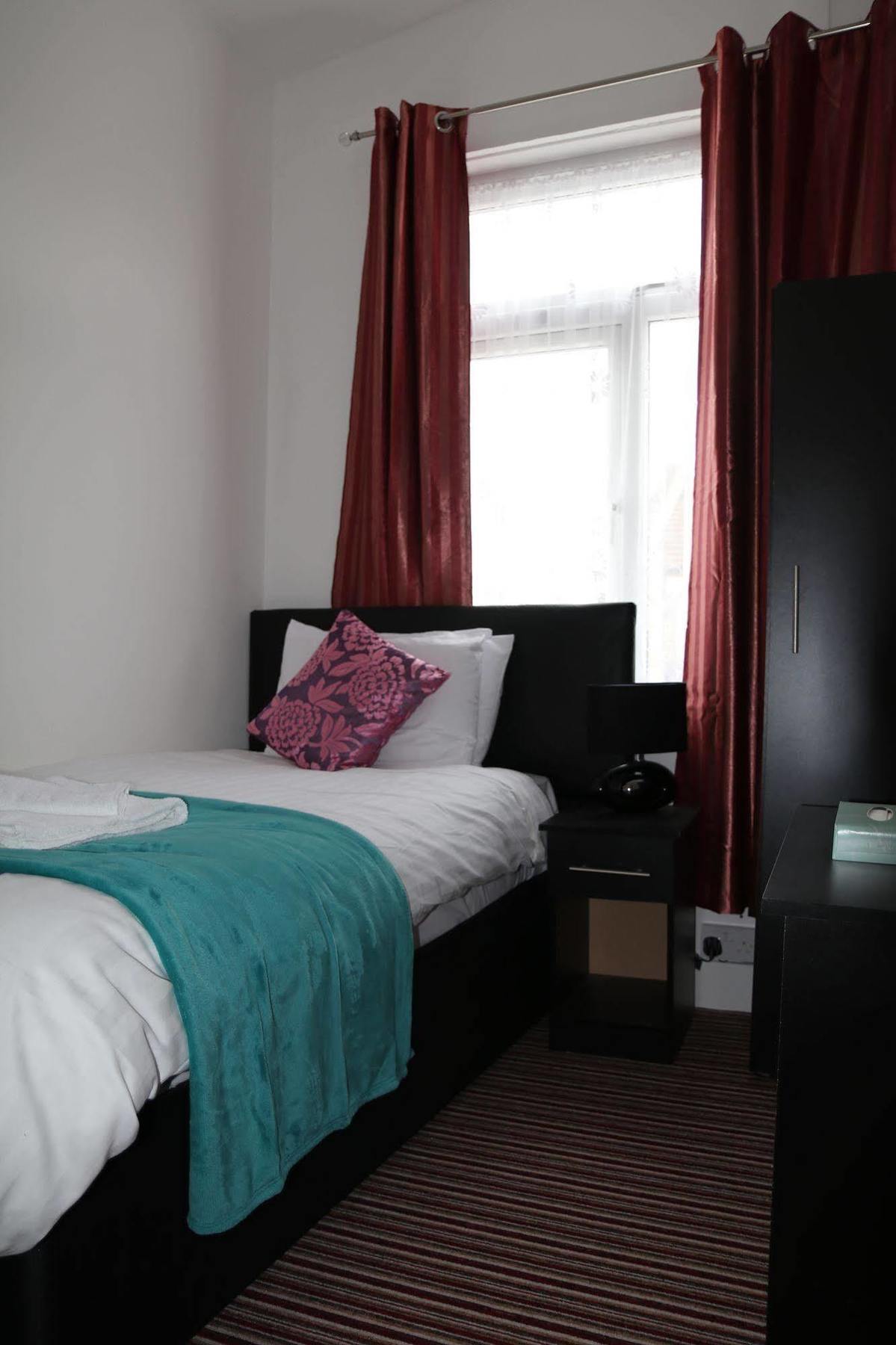 Metro House Star Accommodation Londra Dış mekan fotoğraf